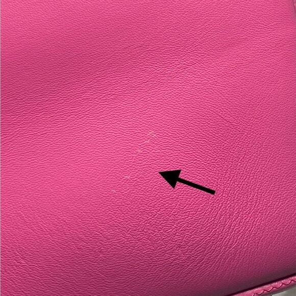 Valentino Garavani VLogo Leather Shoulder Bag - Picture 15 of 15